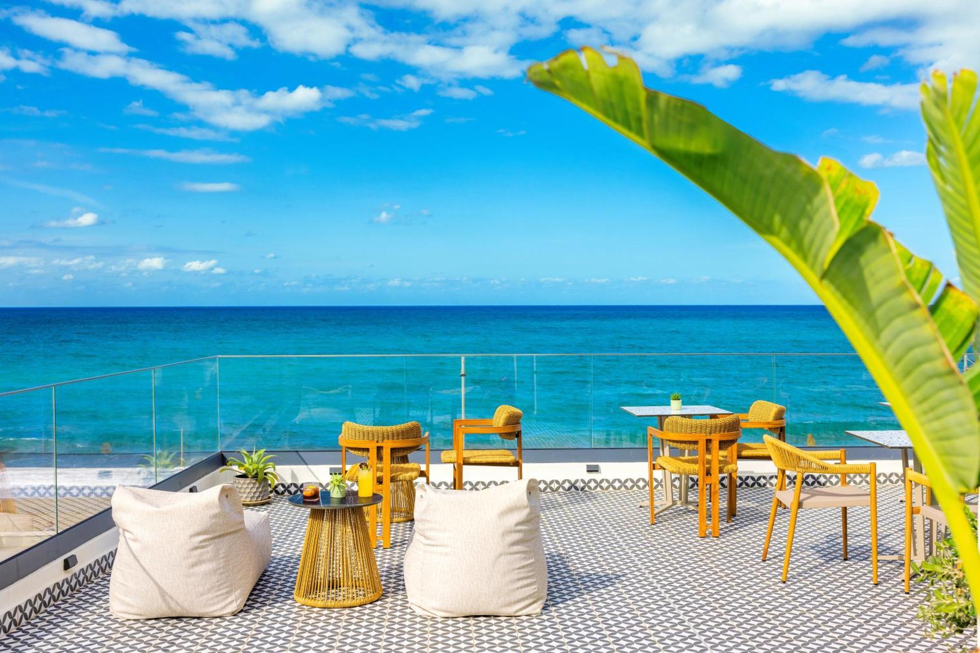 Calla Luxury Seafront Suites Rethymno Exteriör bild